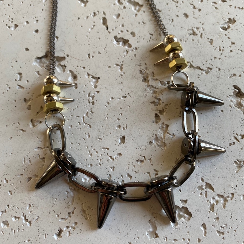 Spiky necklace